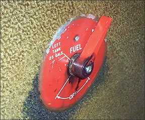 PiperCherokeeFuelSelector