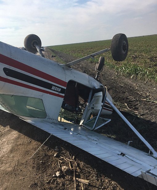 Cessna152_UpsideDown_DupHcESX4AASYCa