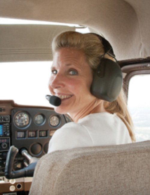 iStock_000017429111XSmall_SmilingWoman_RightSeat